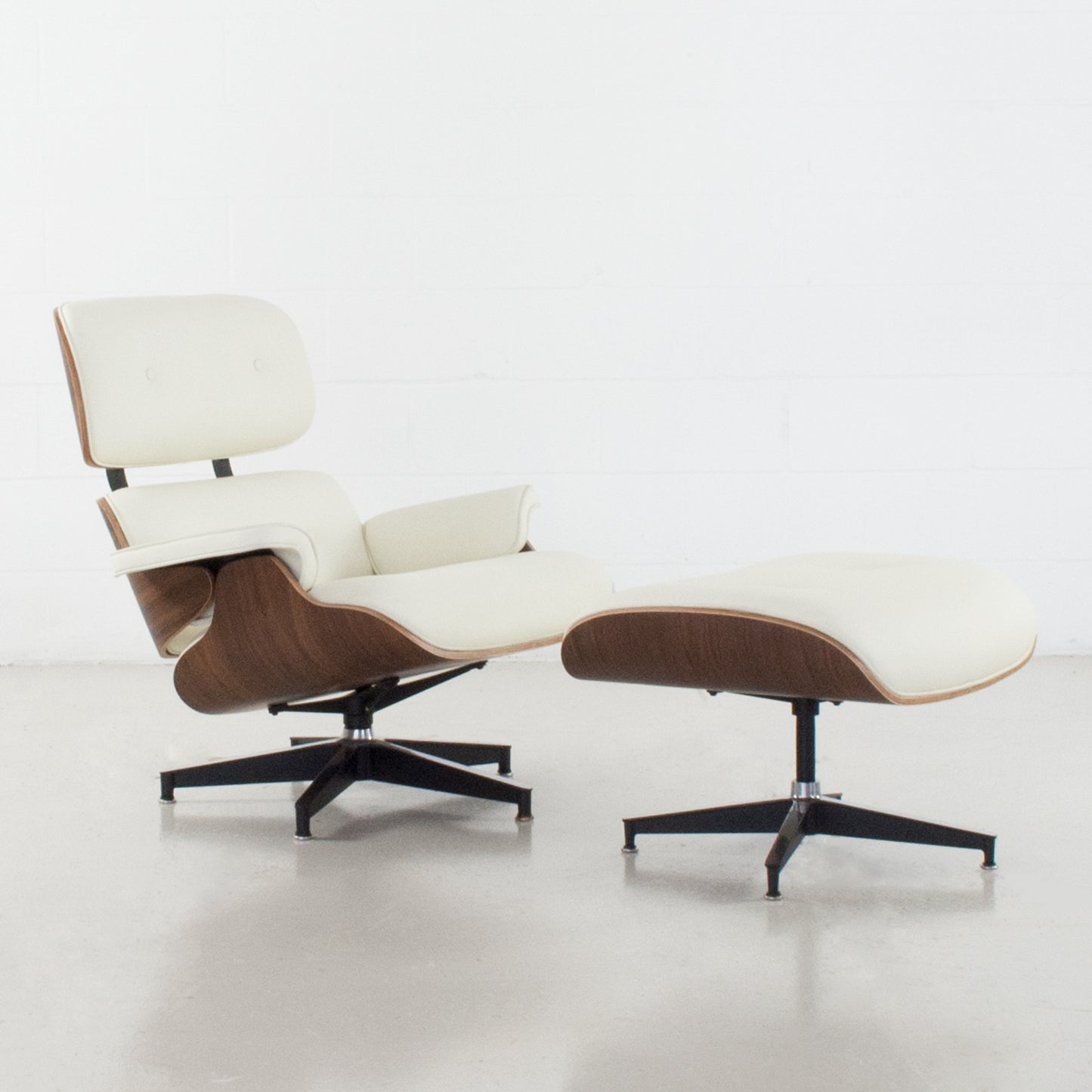 Modern Office Lounger and Ottoman